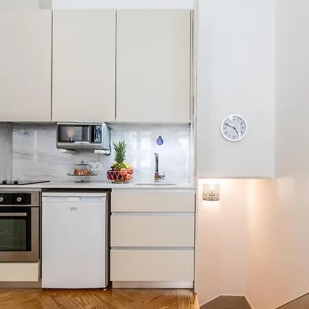 Apartment Host Wise - Colourful Cozy Flat *