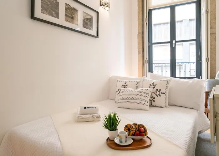 Host Wise - Colourful Cozy Flat * بورتو