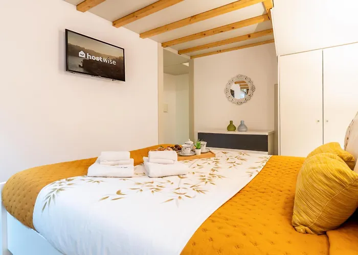 Host Wise - Colourful Cozy Flat شقة بورتو