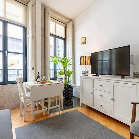 Host Wise - Colourful Cozy Flat Appartement Oporto