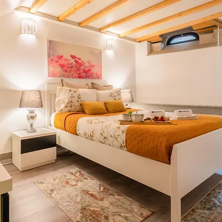 Host Wise - Colourful Cozy Flat * Oporto