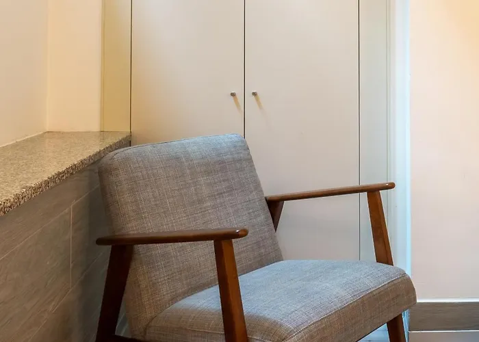 Host Wise - Colourful Cozy Flat Daire *