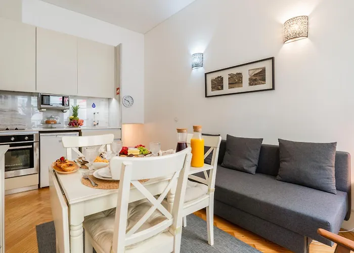 Daire Host Wise - Colourful Cozy Flat *