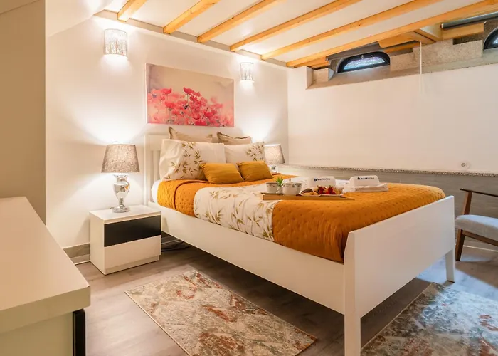 Host Wise - Colourful Cozy Flat * Porto