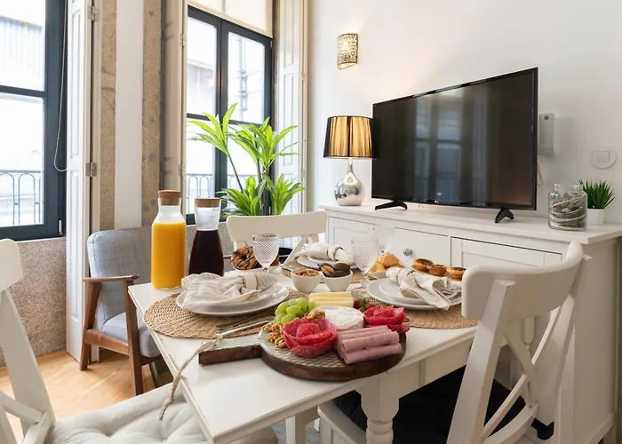 Host Wise - Colourful Cozy Flat *