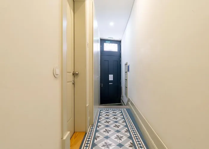 Host Wise - Colourful Cozy Flat Apartament